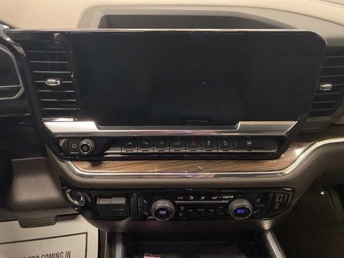 Used 2023 Chevrolet Silverado 1500 LT Trail Boss w/ LT Trail Boss Premium Package AWD/4WD image 35