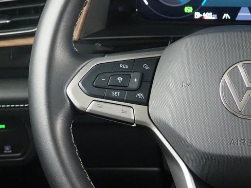 Used 2025 Volkswagen Atlas SE w/ Panoramic Sunroof Package FWD image 22
