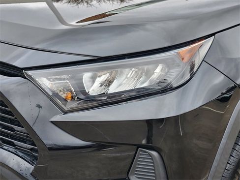 Used 2022 Toyota RAV4 LE image 6