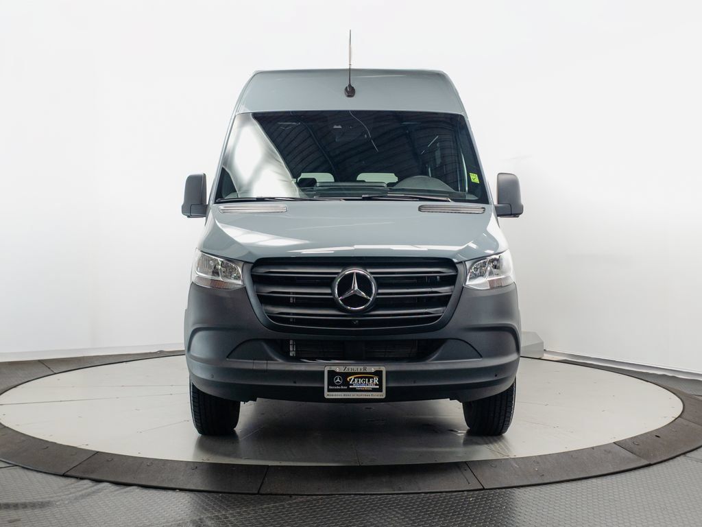 Used 2025 Mercedes-Benz Sprinter 2500 image 2