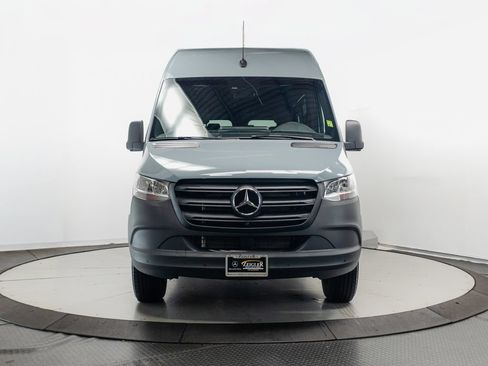 Used 2025 Mercedes-Benz Sprinter 2500 image 2