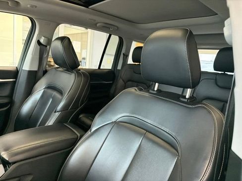 Used 2023 Jeep Grand Cherokee Limited AWD/4WD image 14