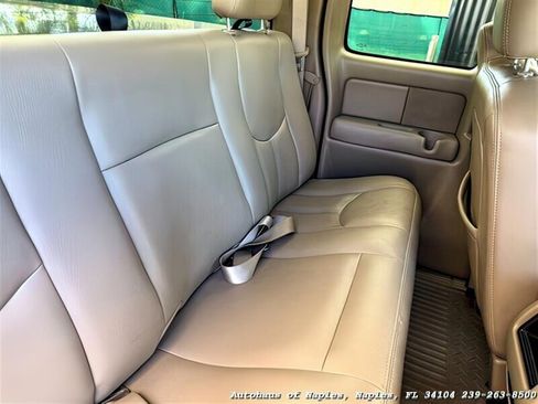Used 2004 Chevrolet Silverado 2500 LT image 38