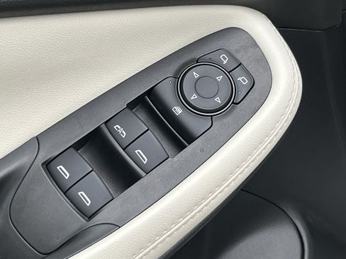 Used 2021 Buick Encore GX Preferred AWD/4WD image 21