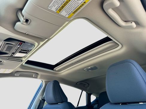 Certified 2025 Subaru Crosstrek 2.0i Premium image 21