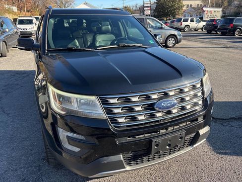 Used 2017 Ford Explorer Limited image 3