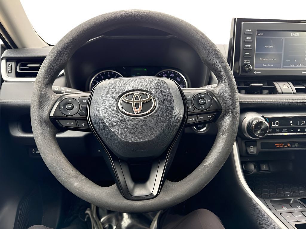 Used 2022 Toyota RAV4 XLE FWD image 12