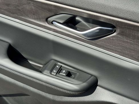 New 2025 Jeep Grand Cherokee L Limited w/ Black Appearance Package image 12