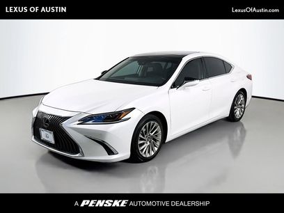Used 2019 Lexus ES 350 Ultra Luxury w/ Accessory Package 2