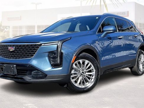Used 2024 Cadillac XT4 Premium Luxury image 29