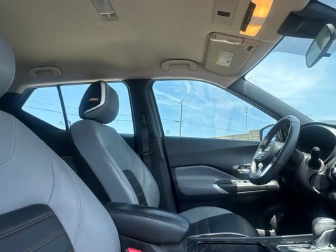 Used 2024 Nissan Kicks SR w/ SR Premium Package FWD image 31