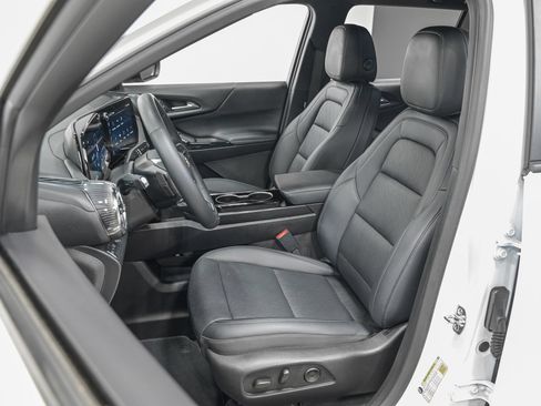 Used 2025 Chevrolet Equinox LT w/ Convenience Package II FWD image 16
