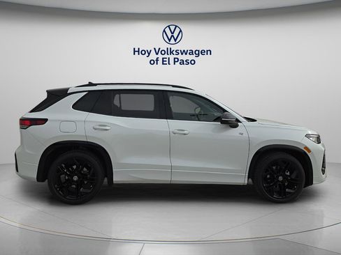 New 2026 Volkswagen Tiguan SE R-Line image 2