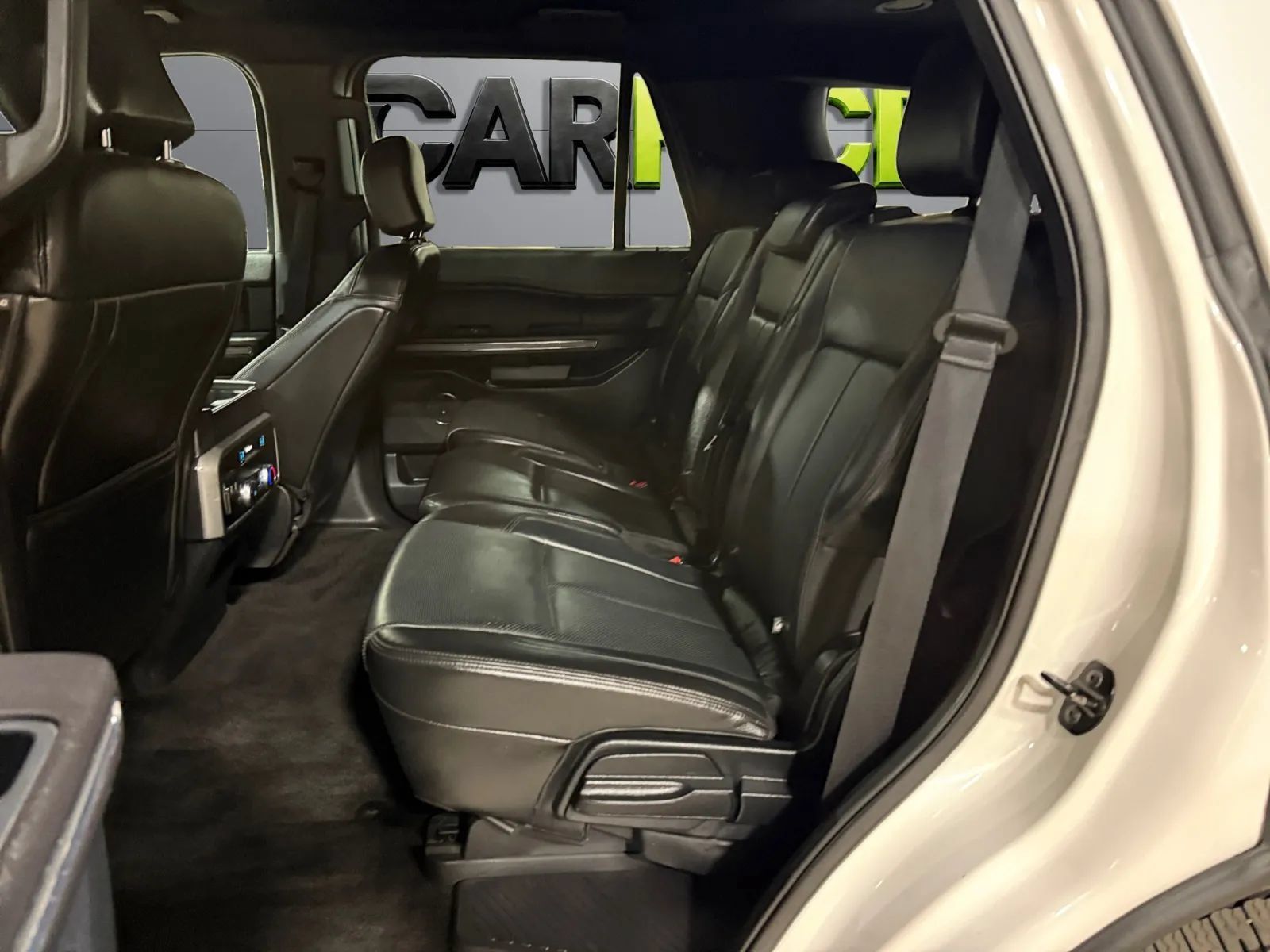 Used 2018 Ford Expedition XLT w/ Equipment Group 201A AWD/4WD image 19