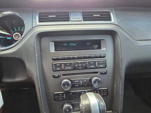 Used 2013 Ford Mustang Coupe RWD image 11