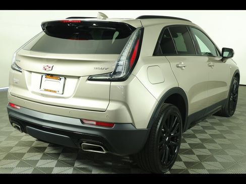 Used 2022 Cadillac XT4 Sport image 2