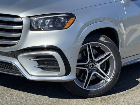 New 2025 Mercedes-Benz GLS 450 4MATIC image 4