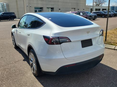 Used 2023 Tesla Model Y Long Range image 4