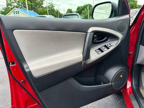 Used 2011 Toyota RAV4 Limited w/ Limited Extra Value Pkg AWD/4WD image 14