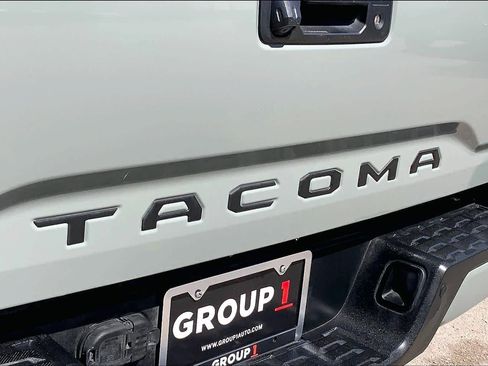 Used 2022 Toyota Tacoma TRD Off-Road w/ TRD Premium Off Road Package image 30