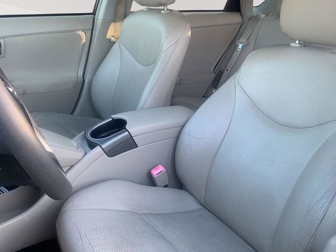 Used 2013 Toyota Prius Three image 17