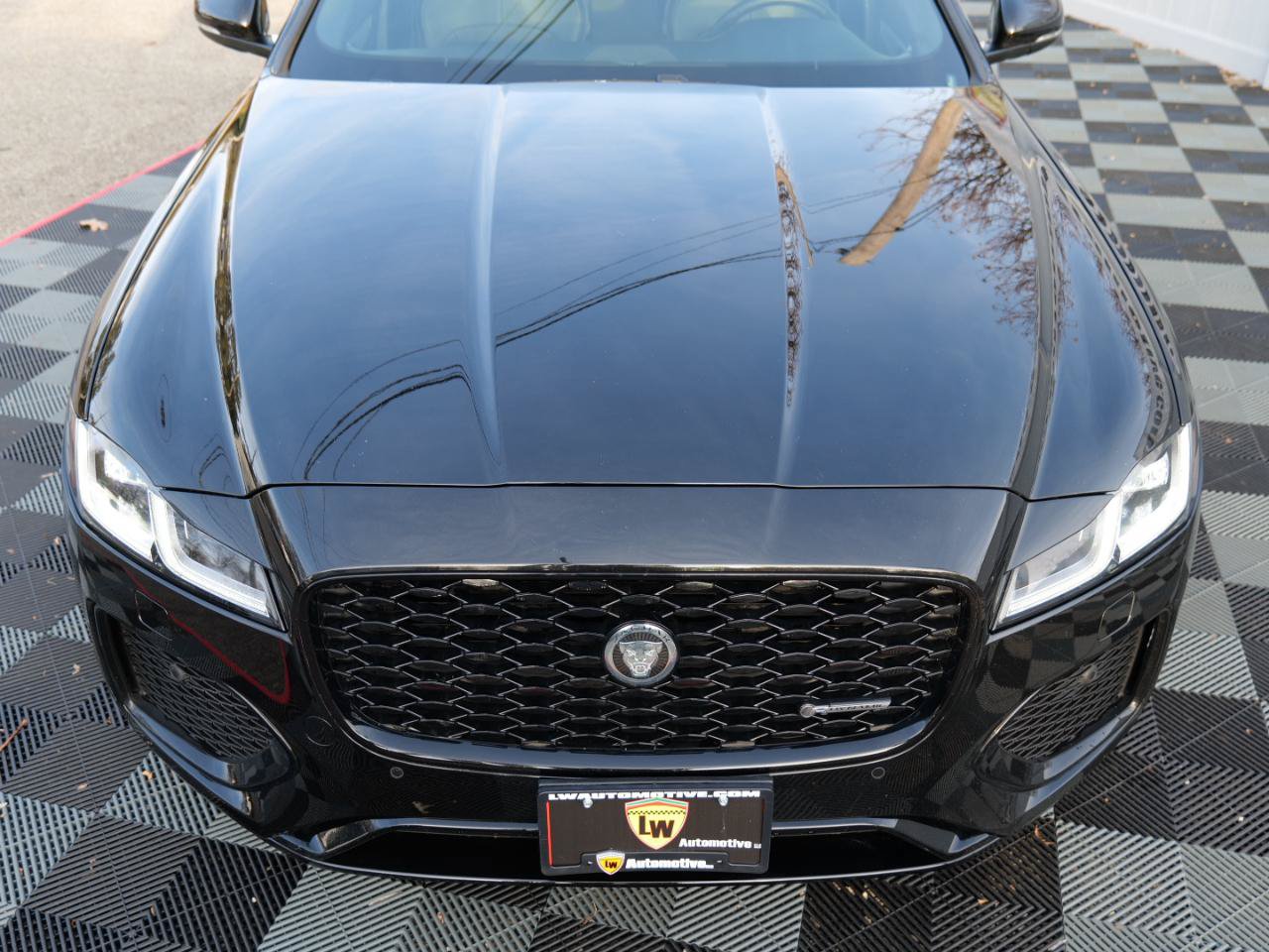 Used 2024 Jaguar XF R-Dynamic SE AWD/4WD image 78