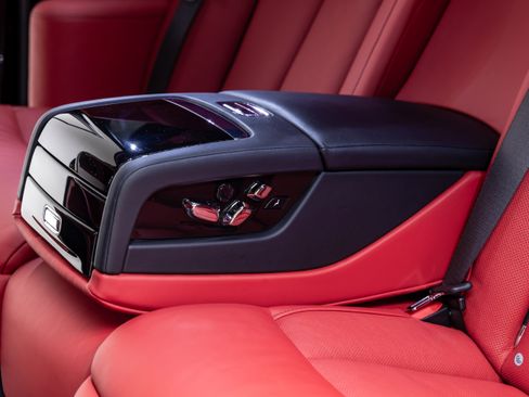 Used 2019 Rolls-Royce Phantom Sedan image 30