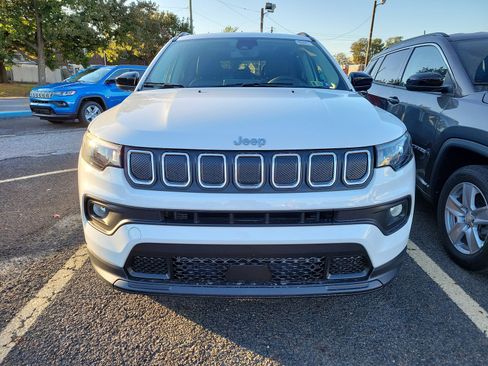 New 2022 Jeep Compass Latitude w/ Sun and Sound Group image 2
