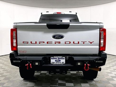 Used 2023 Ford F250 XL w/ FX4 Off-Road Package image 4
