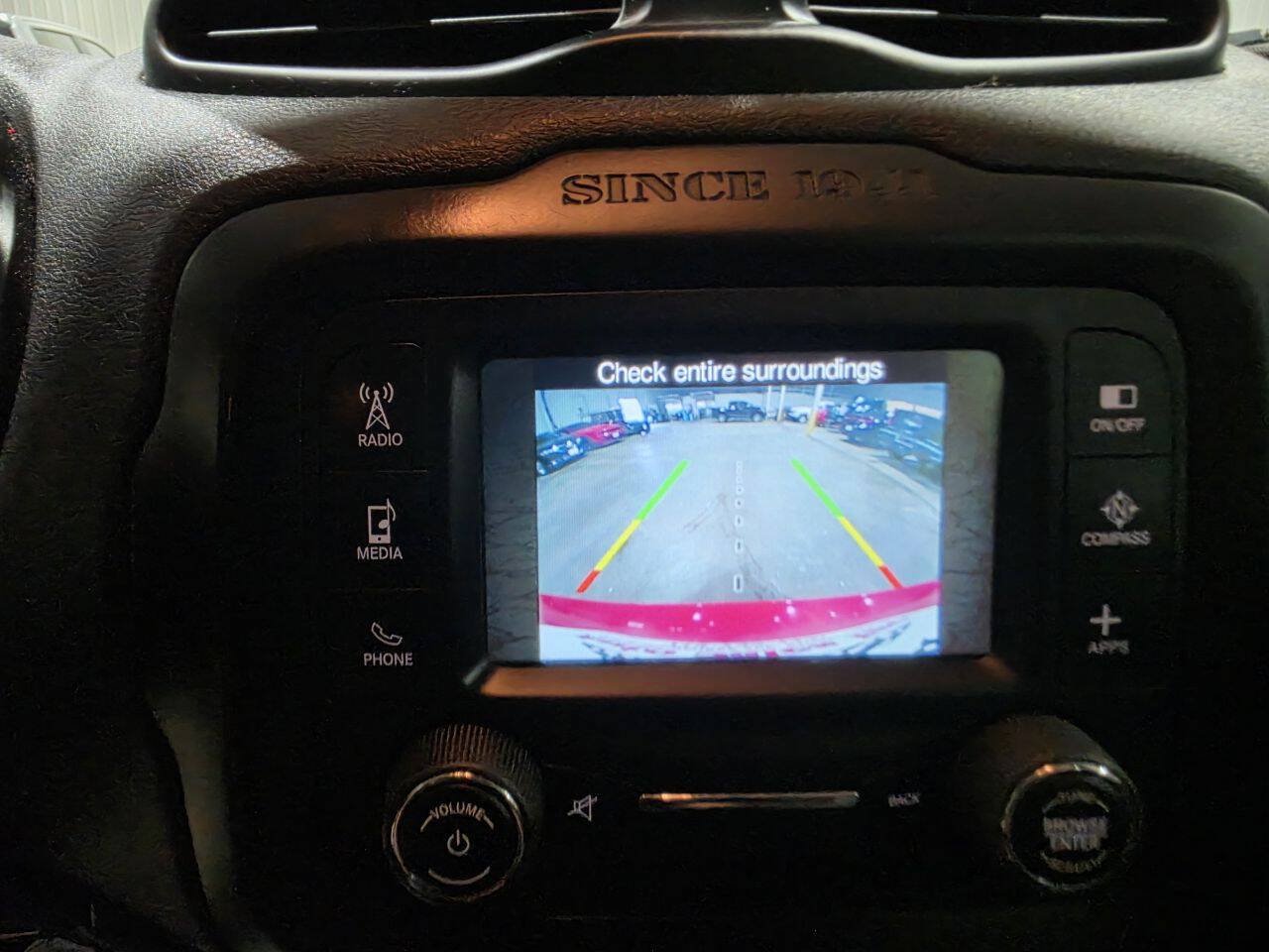 Used 2016 Jeep Renegade Trailhawk w/ Cold Weather Group AWD/4WD image 38