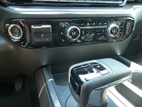 Certified 2026 GMC Sierra 1500 SLT w/ SLT Premium Package AWD/4WD image 31
