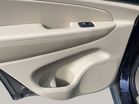 Used 2019 Jeep Grand Cherokee Limited AWD/4WD image 24