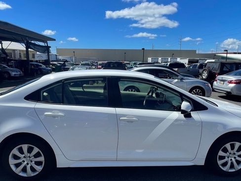 Used 2021 Toyota Corolla LE FWD image 5