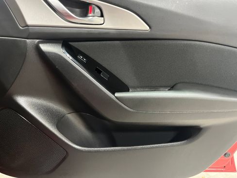 Used 2017 MAZDA MAZDA3 Sport FWD image 18
