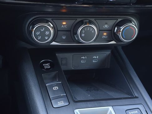 Certified 2025 Nissan Kicks SV image 22