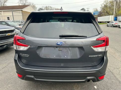 Used 2021 Subaru Forester Premium AWD/4WD image 6