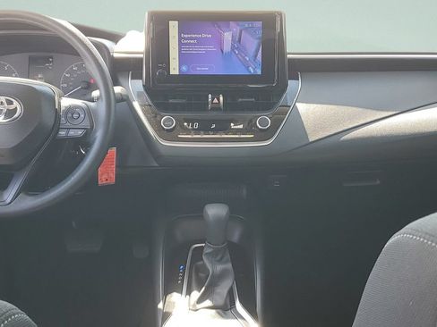 Used 2025 Toyota Corolla LE FWD image 16
