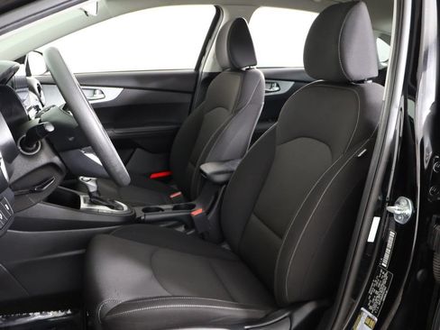 Used 2023 Kia Forte LXS w/ LXS Technology Package FWD image 29