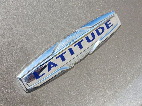 Used 2019 Jeep Cherokee Latitude Plus image 13