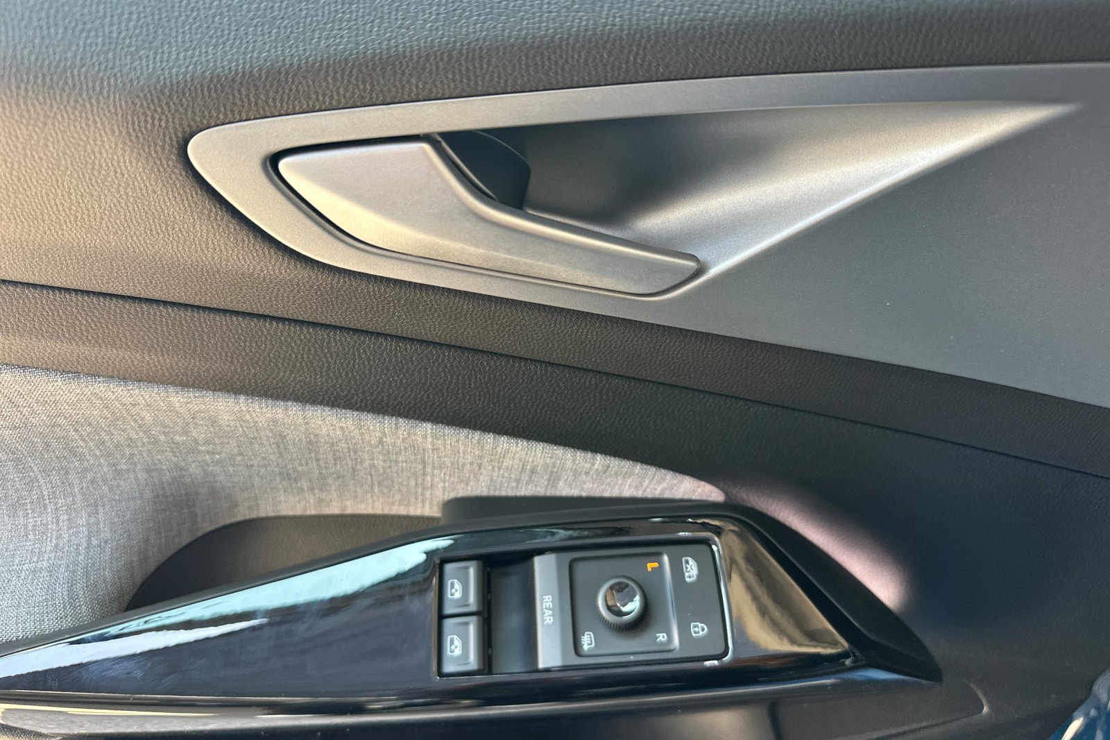 New 2026 Volkswagen ID.4 Pro RWD image 9
