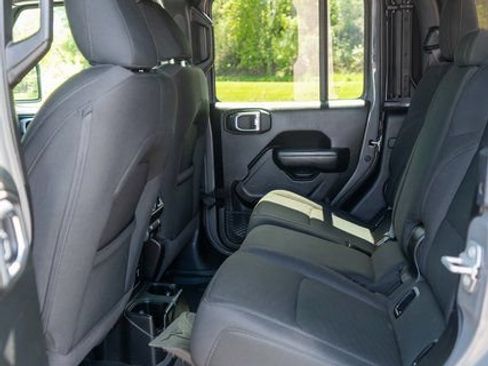 Used 2021 Jeep Gladiator Sport AWD/4WD image 11