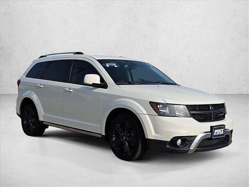 Used 2019 Dodge Journey Crossroad FWD image 3