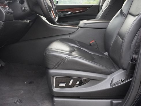 Used 2020 Cadillac Escalade ESV Luxury AWD/4WD image 30