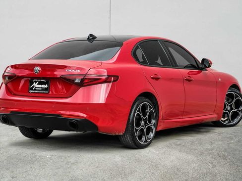 Used 2022 Alfa Romeo Giulia Ti AWD/4WD image 9
