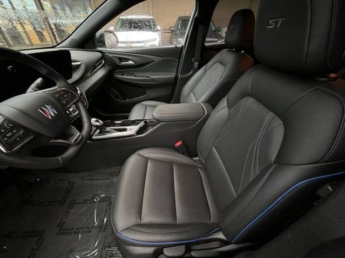 Used 2025 Buick Envista Sport Touring image 28