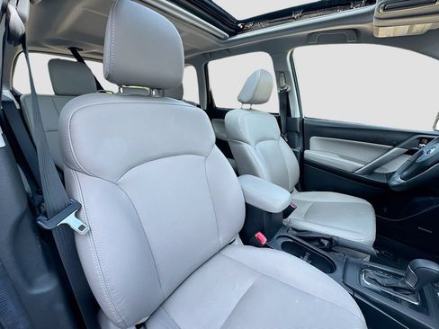 Used 2016 Subaru Forester 2.5i Touring w/ Eyesight & Navigation System AWD/4WD image 27