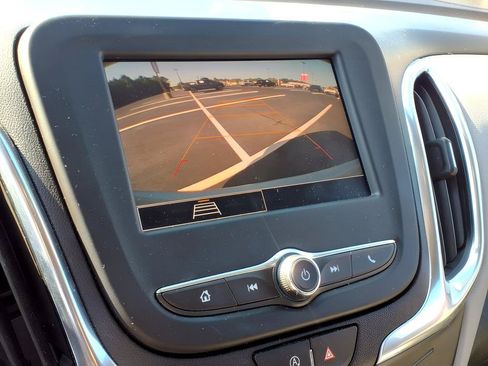Used 2022 Chevrolet Equinox LT FWD image 15
