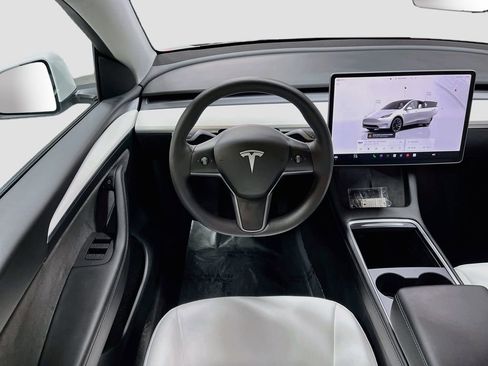 Used 2023 Tesla Model Y Long Range AWD/4WD image 21