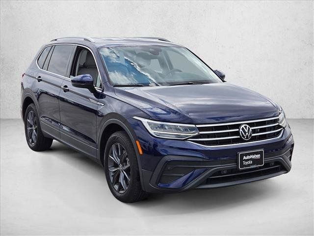 Used 2023 Volkswagen Tiguan SE FWD image 3
