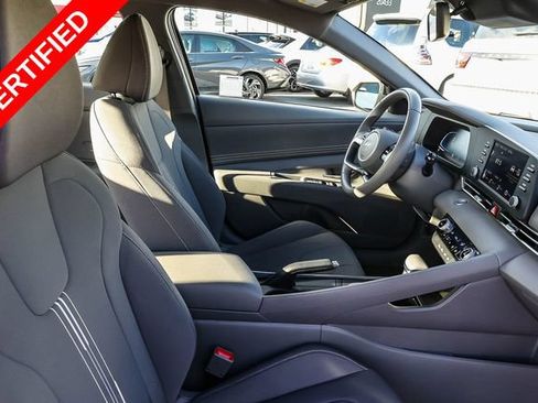 Used 2025 Hyundai Elantra Sport FWD image 18
